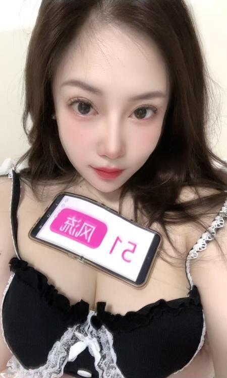 白云性感御姐萱萱