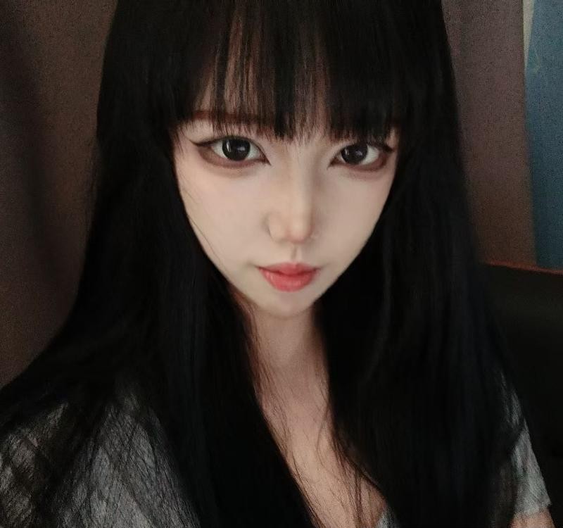 19岁颜值高小猫超好