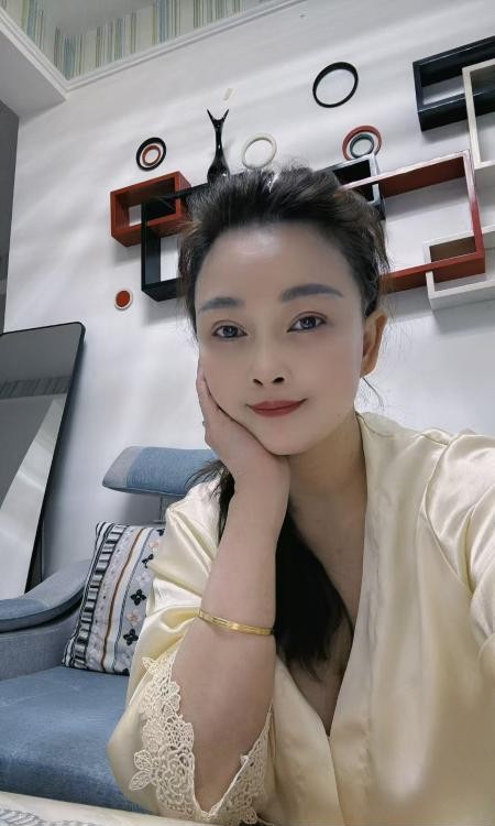 蜀山区大胸少妇