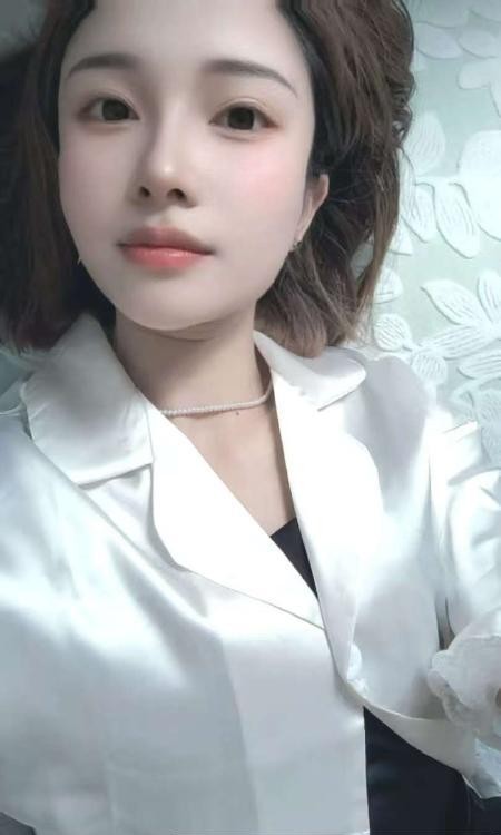 骨感的撩人美女