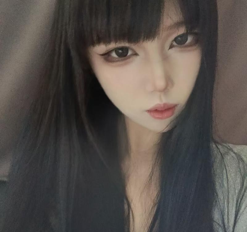 19岁颜值高小猫超好