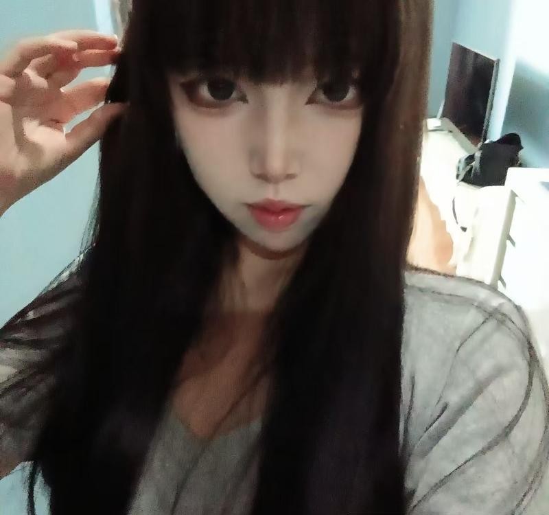 19岁颜值高小猫超好