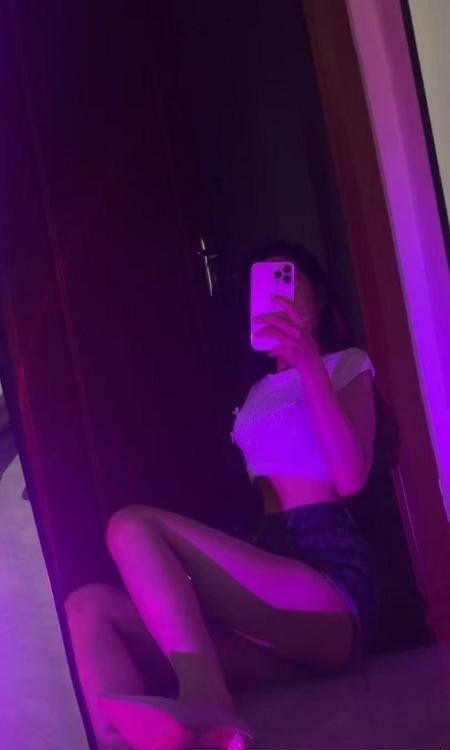 徐汇带服务有腹肌妹子