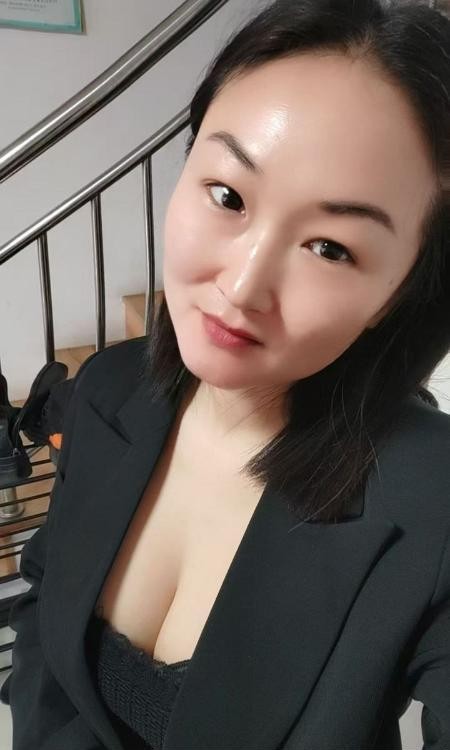 丰满型大胸少妇