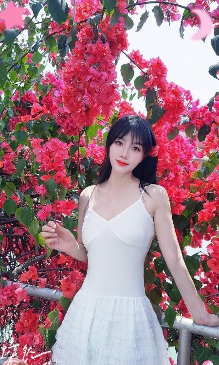 粉嫩颜值姗姗老师