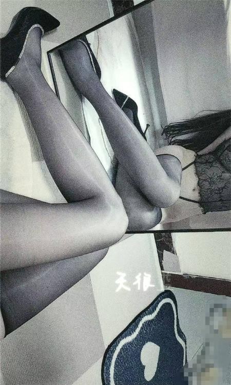黑丝长腿细腰美女