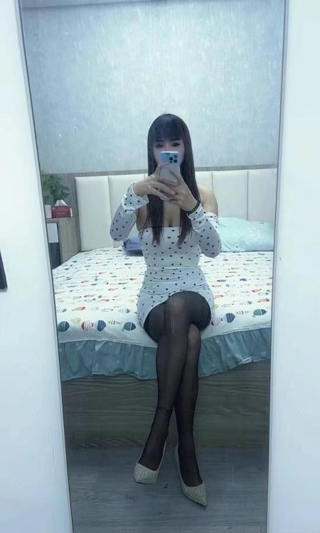 张府园地铁站大胸姐姐