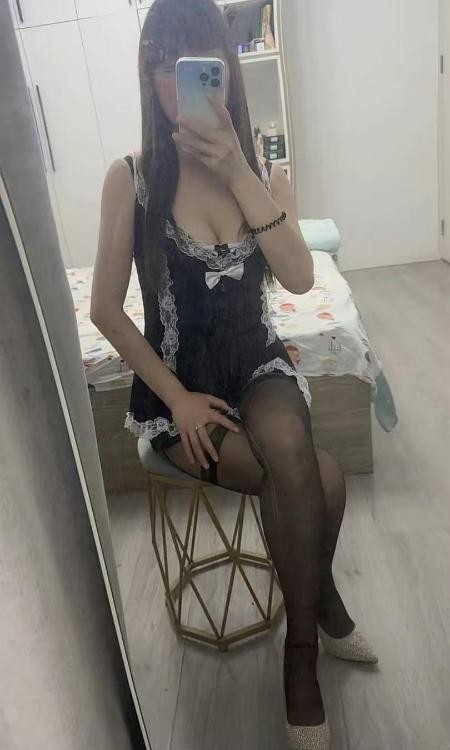 张府园地铁站大胸姐姐