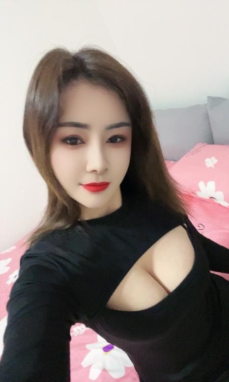 大胸服务好骚妇