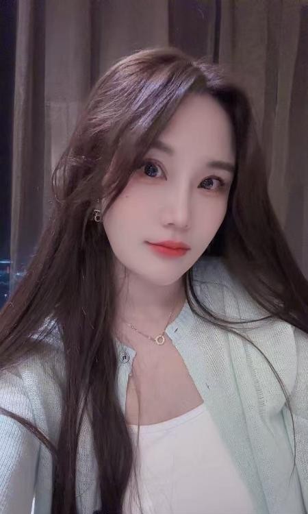 肤白颜值女友西宝