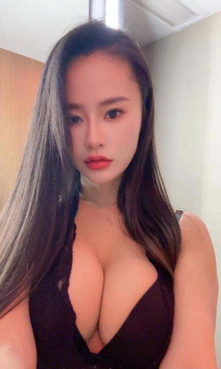 江宁大胸御姐尤美