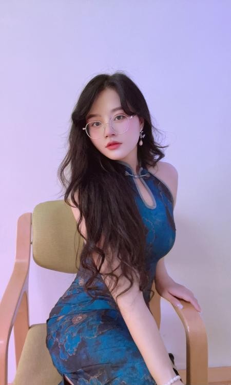 二刷虹口C胸制服丽丽