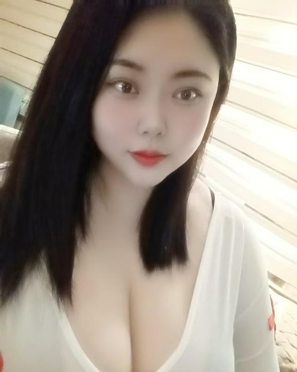 芙蓉巨乳坦克啵啵