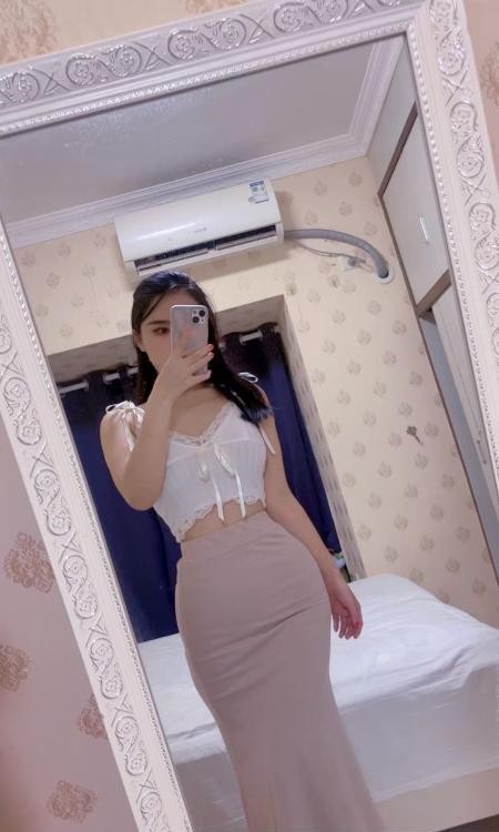 罗湖妩媚多姿的段美美