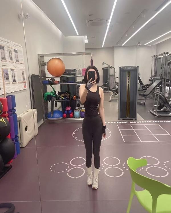 爱健身的小姐姐