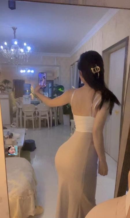 罗湖妩媚多姿的段美美