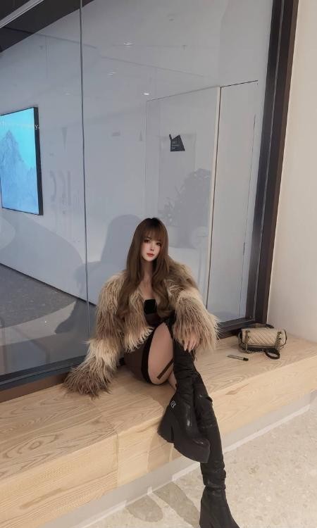 性感身材翘臀馨菲