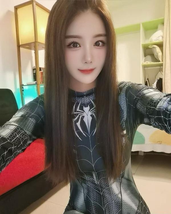 性感丰满大奶绾绾