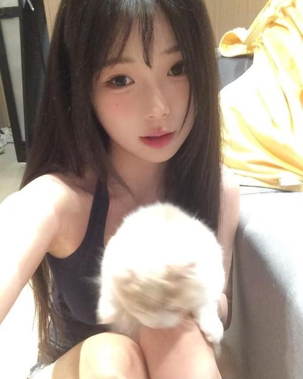 长沙苗条零零后小妹子