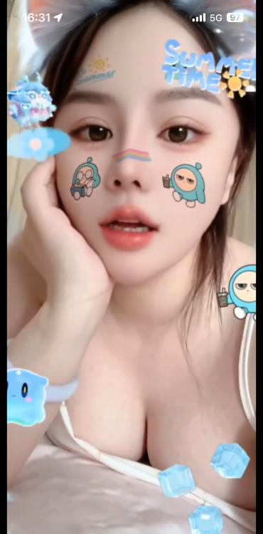 大奶肥臀菲菲姐