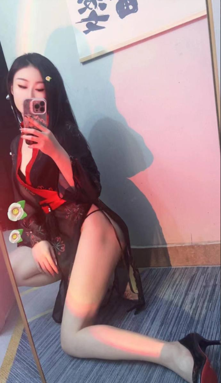 美艳制服性感小米粒