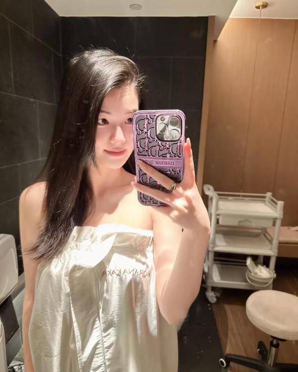 新建区丰满性感少妇