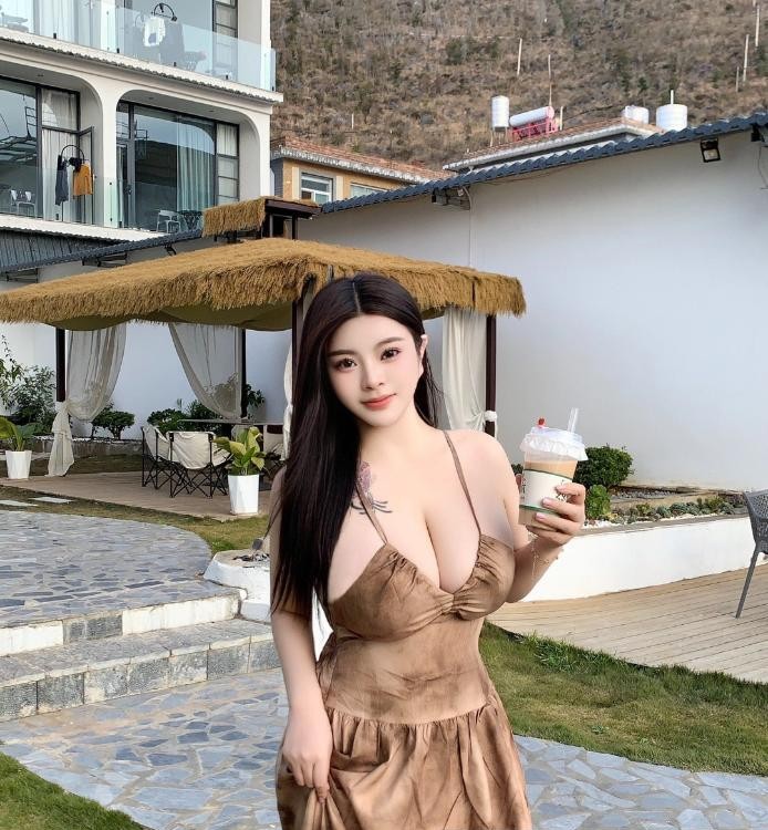 巨乳波霸身材爆炸