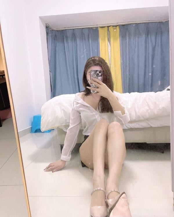 后入肤白貌美小嫩妹