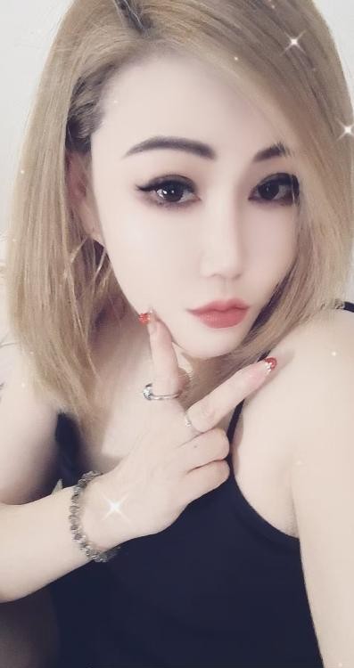 大屁股黑丝少妇