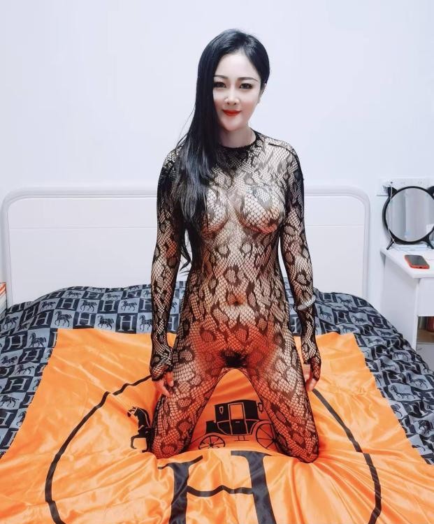 后入大奶肥臀姐姐