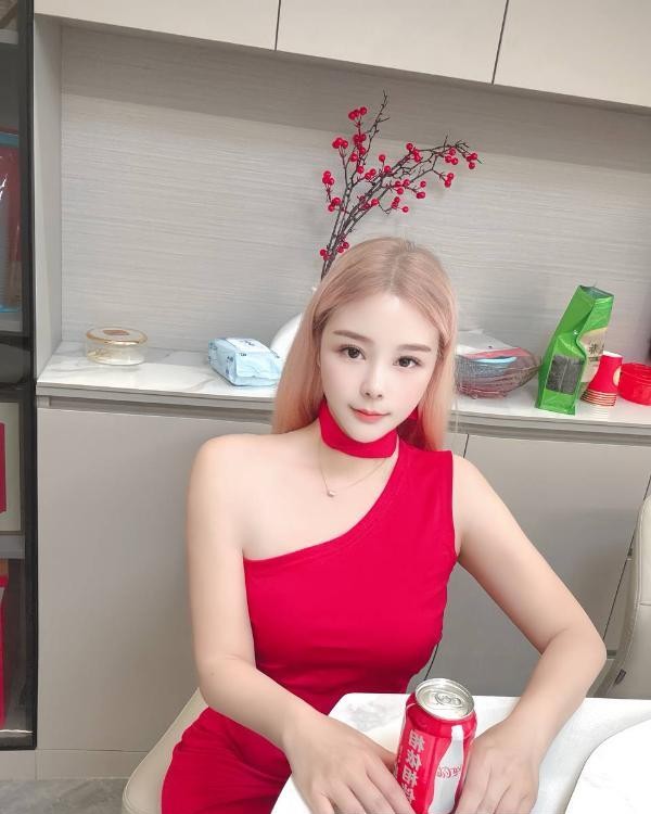 服务系气质小姐姐