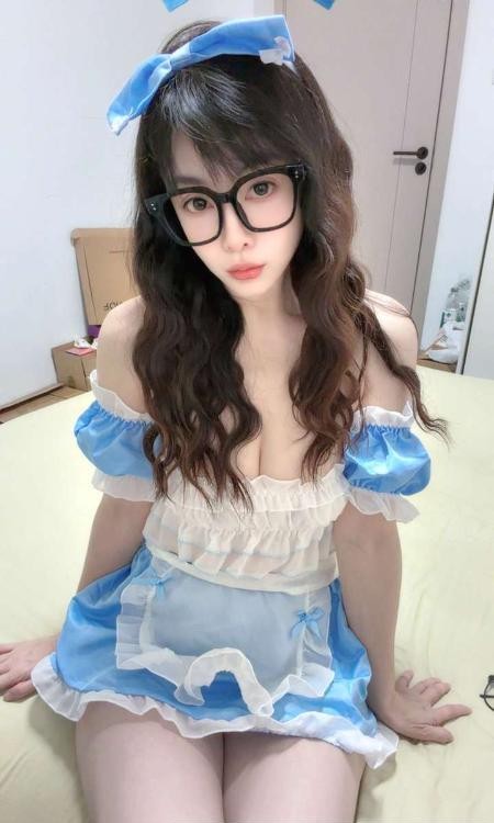 性感妖娆小少妇