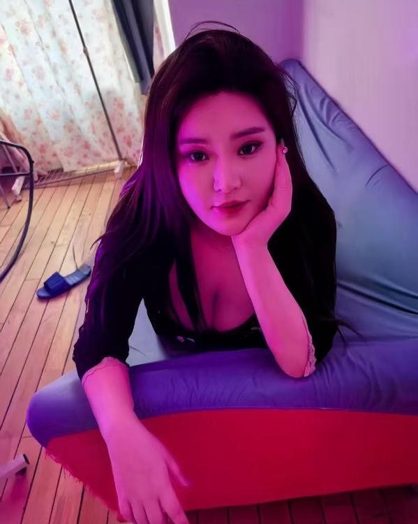 大波性感小骚货