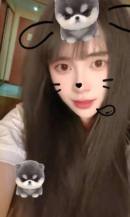 性感肤白小萝莉