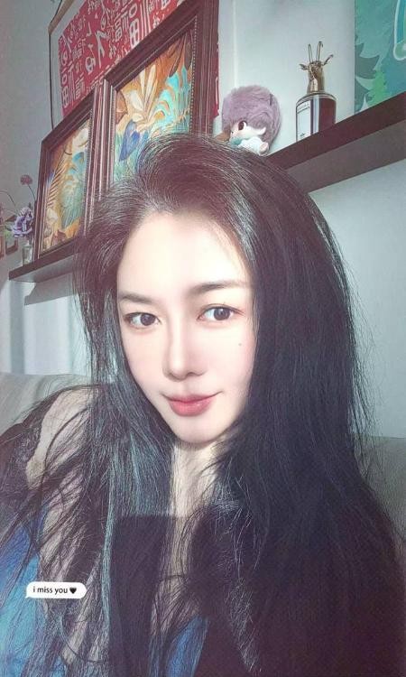 朝阳胸大臀翘小姐姐