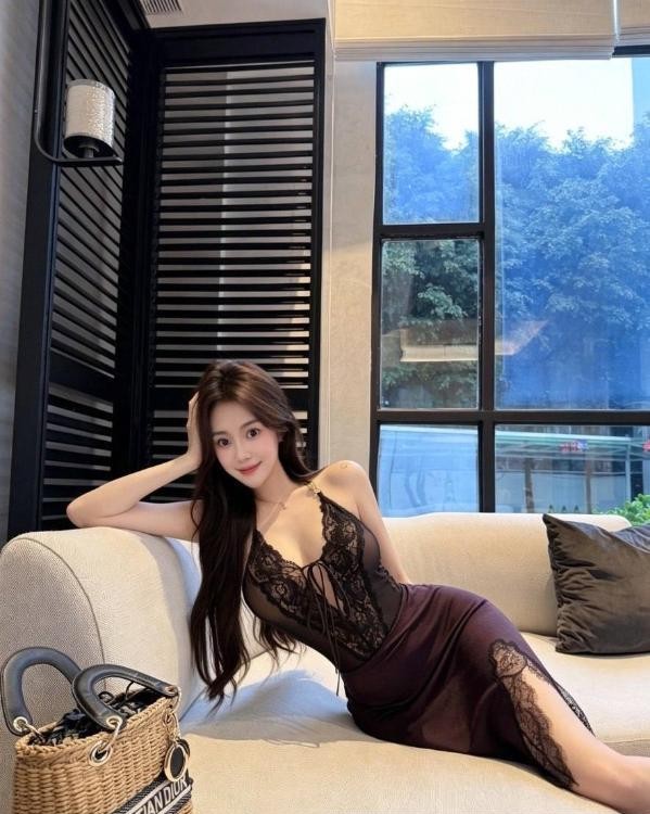 上城紫菜服务女王