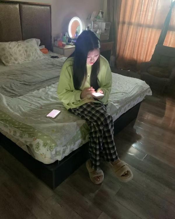 可萝可欲的喵喵姐姐