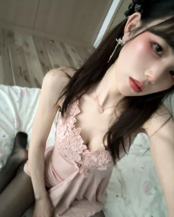 肤白貌美小萝莉