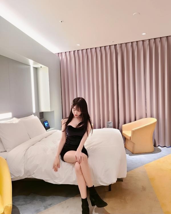 小店高颜值纯御妹子