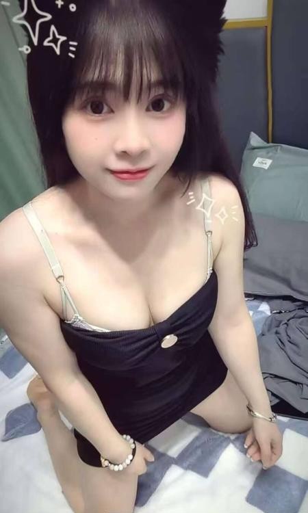 性感肤白小萝莉