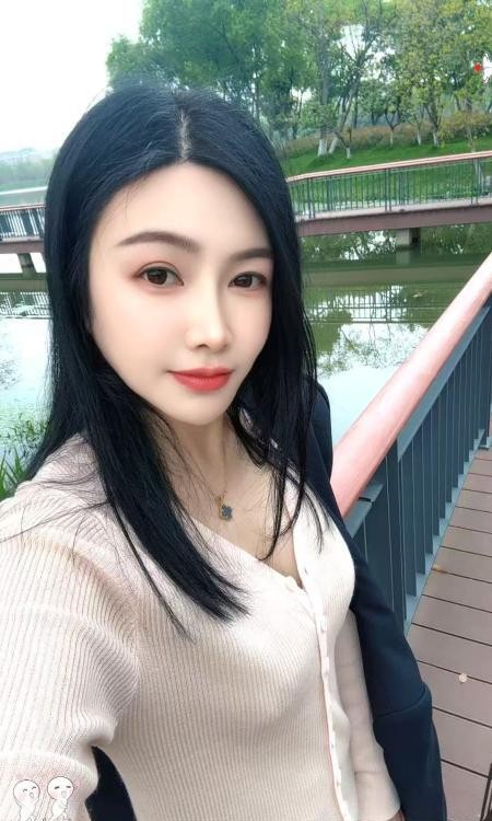 黑丝长腿服务系