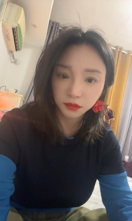 上城眼镜少妇小画