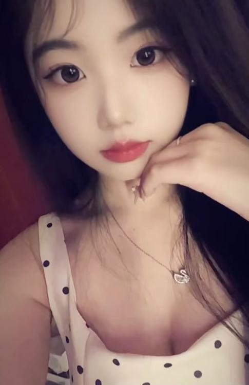 清纯闷骚七七