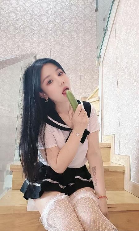 南站白嫩妹妹