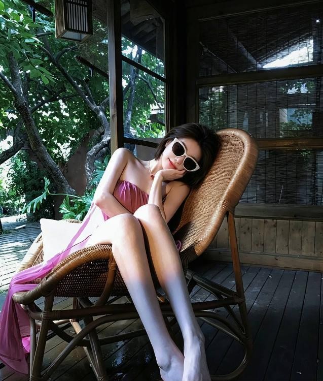 颜值反差清纯小欲女