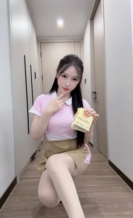 上城翘臀小依琳