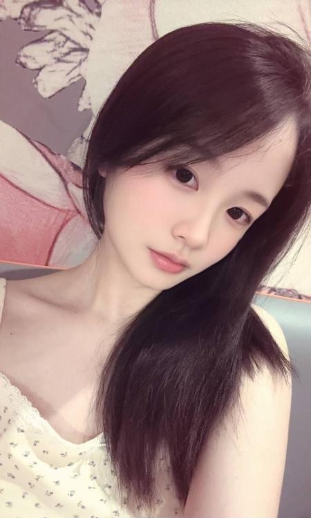 气质大胸嫩妹