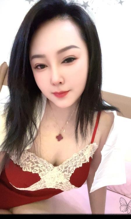 丰满美乳少妇