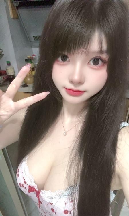 坂田女友闹闹