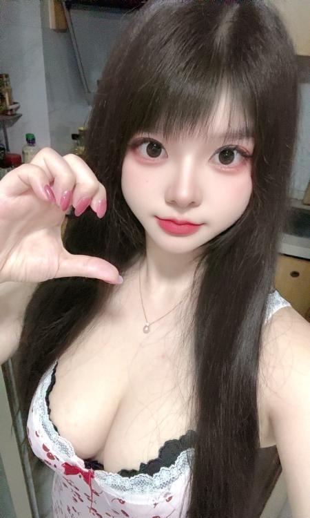 坂田女友闹闹